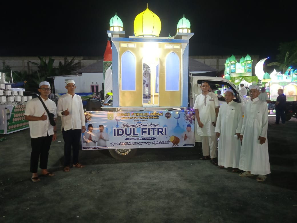 Keikutsertaan Mobil Dishub pada Pawai Tanglong 1446 H