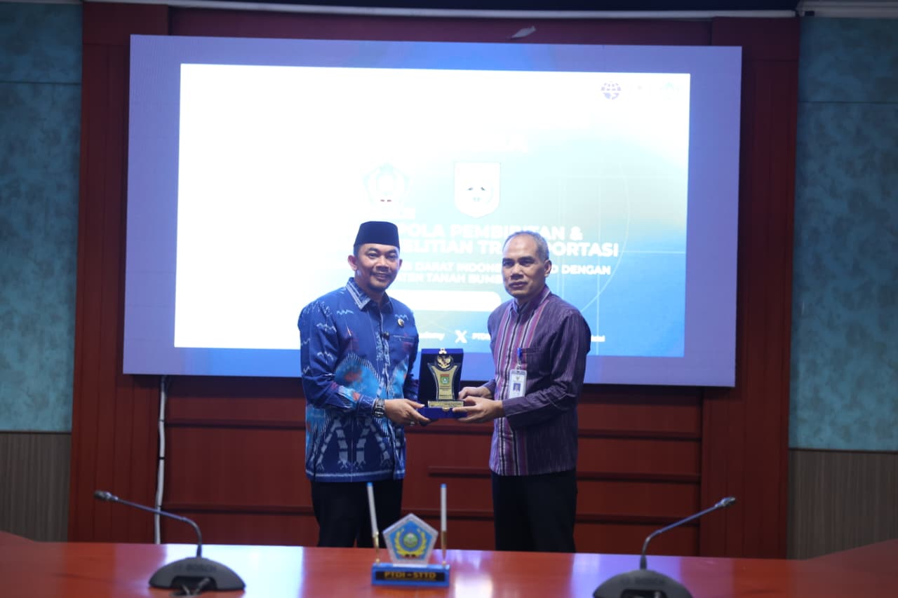 Perkuat SDM Transportasi, Pemkab Tanah Bumbu dan PTDI-STTD Teken Adendum Kerja Sama