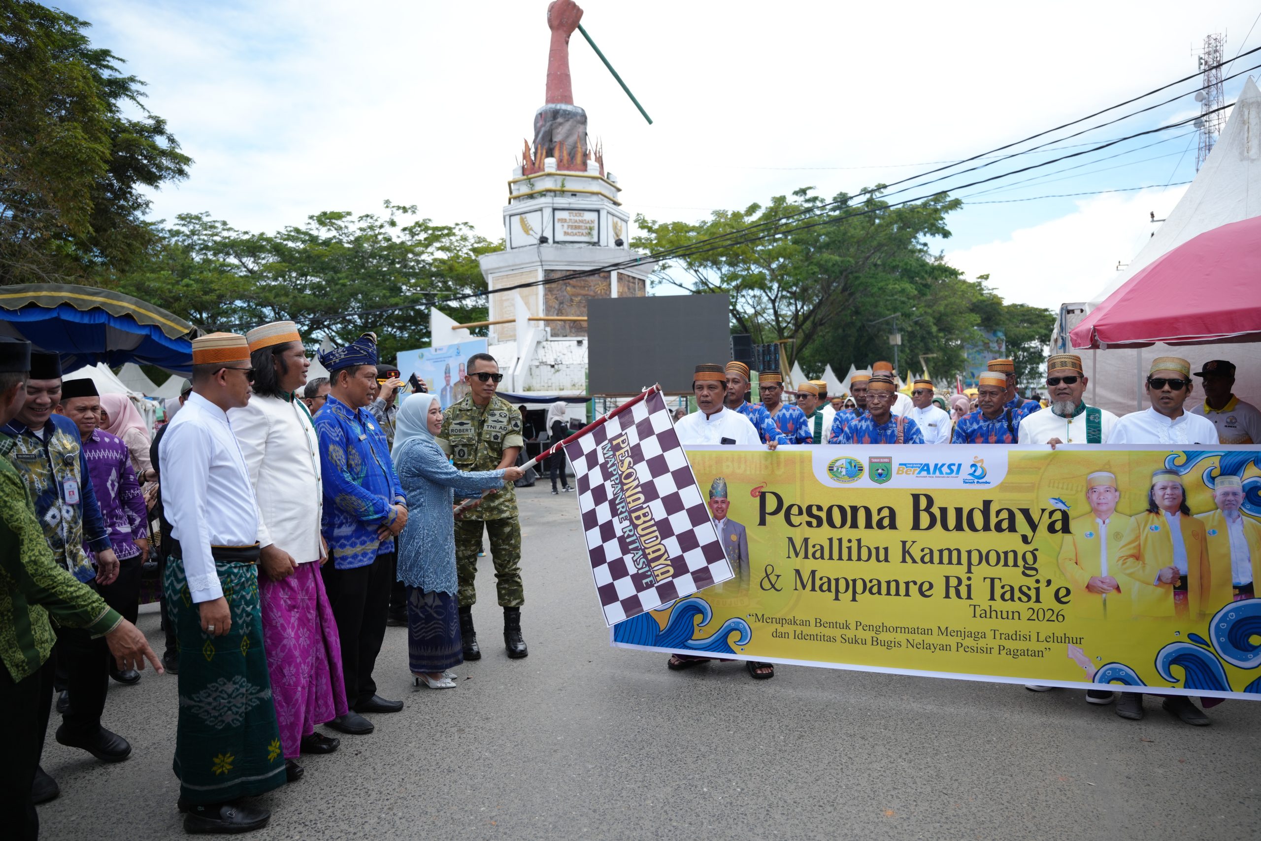Karnaval Mallibu Kampong Mengawali Rangkaian Pesona Budaya Mappanre Ri Tasi’e di Tanah Bumbu: Momen Kebersamaan, Promosi Pariwisata, dan Pelestarian Budaya