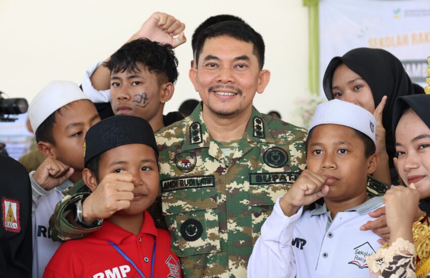 Bupati Andi Rudi Latif Sambut Kedatangan Tenaga Kependidikan, Kadet PPL, dan Dosen Pendamping UNHAN Perkuat Sekolah Rakyat